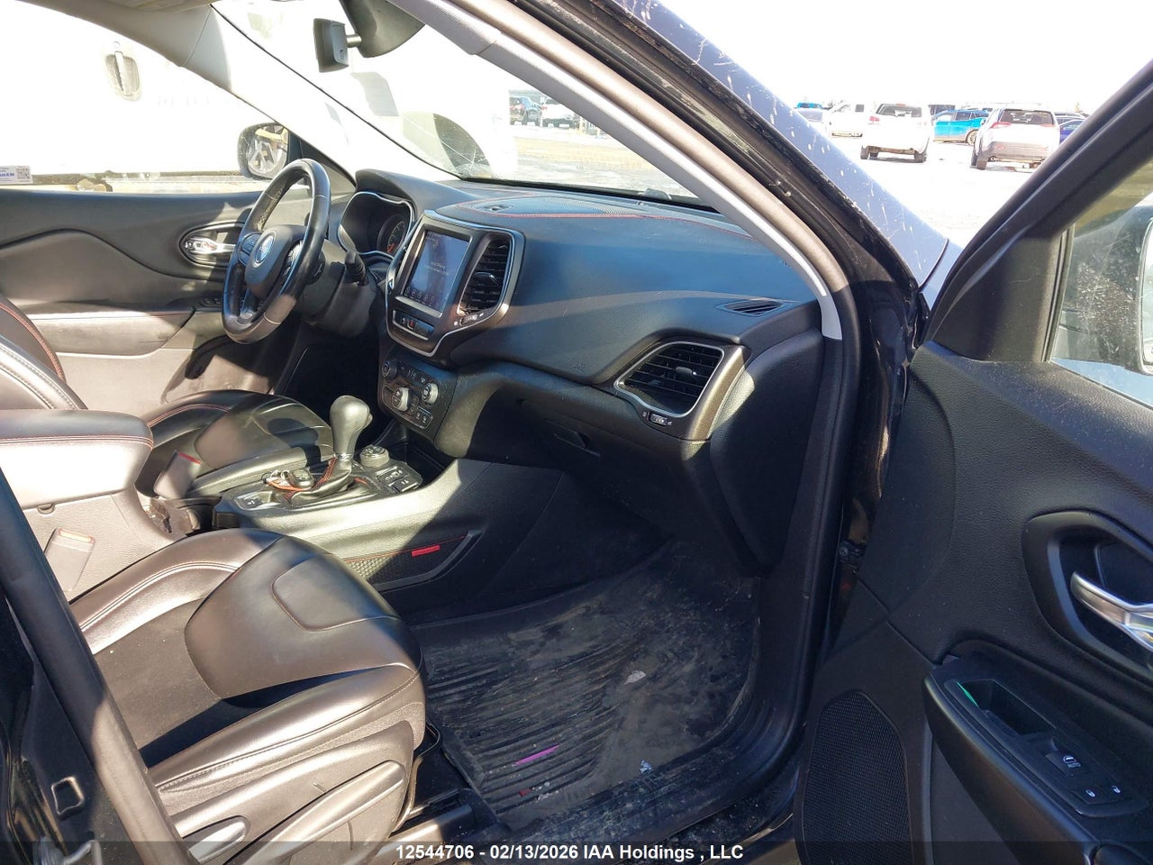 Image #/images/mount/1C4PJMBX1MD110924_05.jpg for vehicle