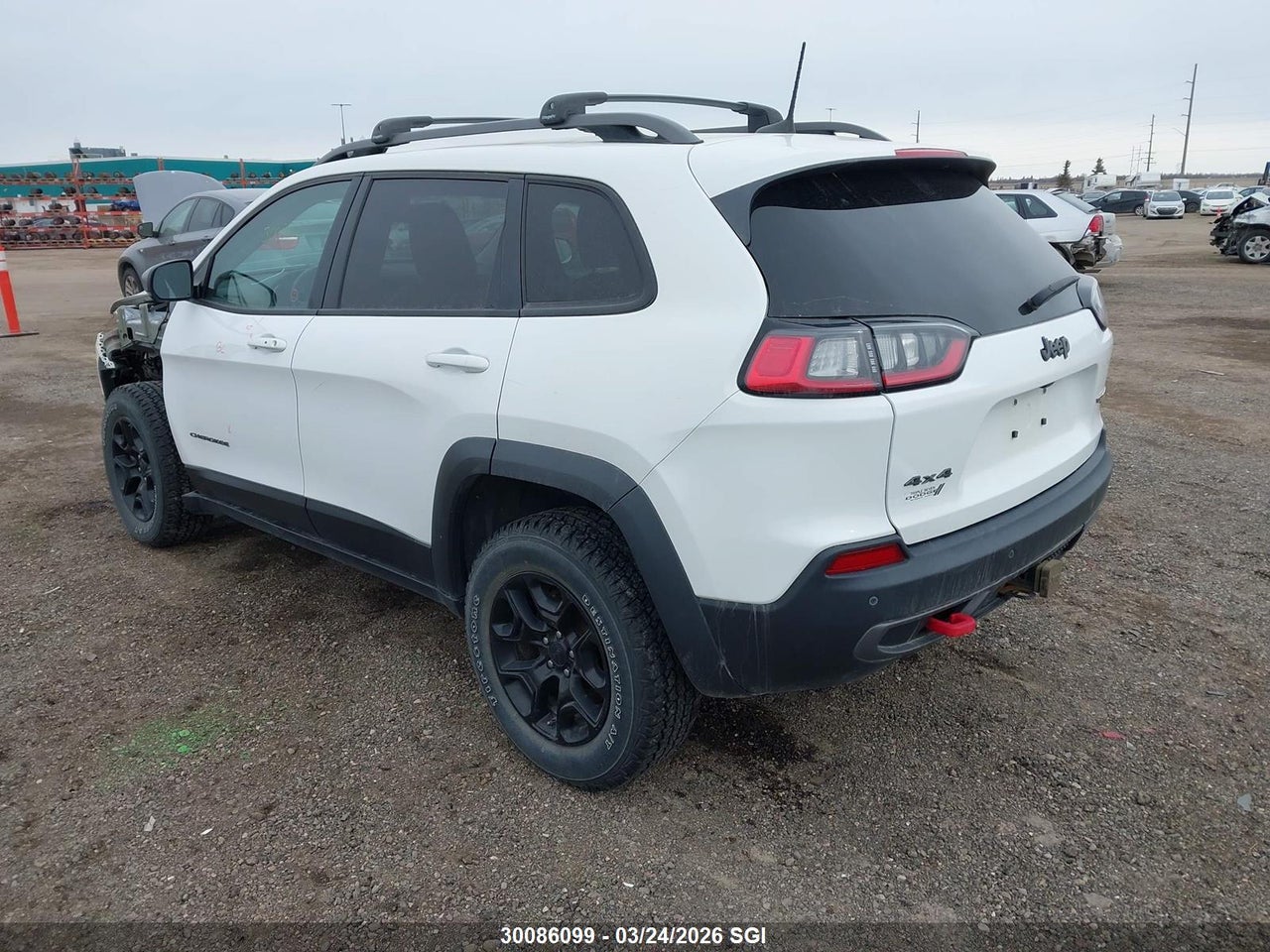 Image #/images/mount/1C4PJMBX2KD201553_03.jpg for vehicle