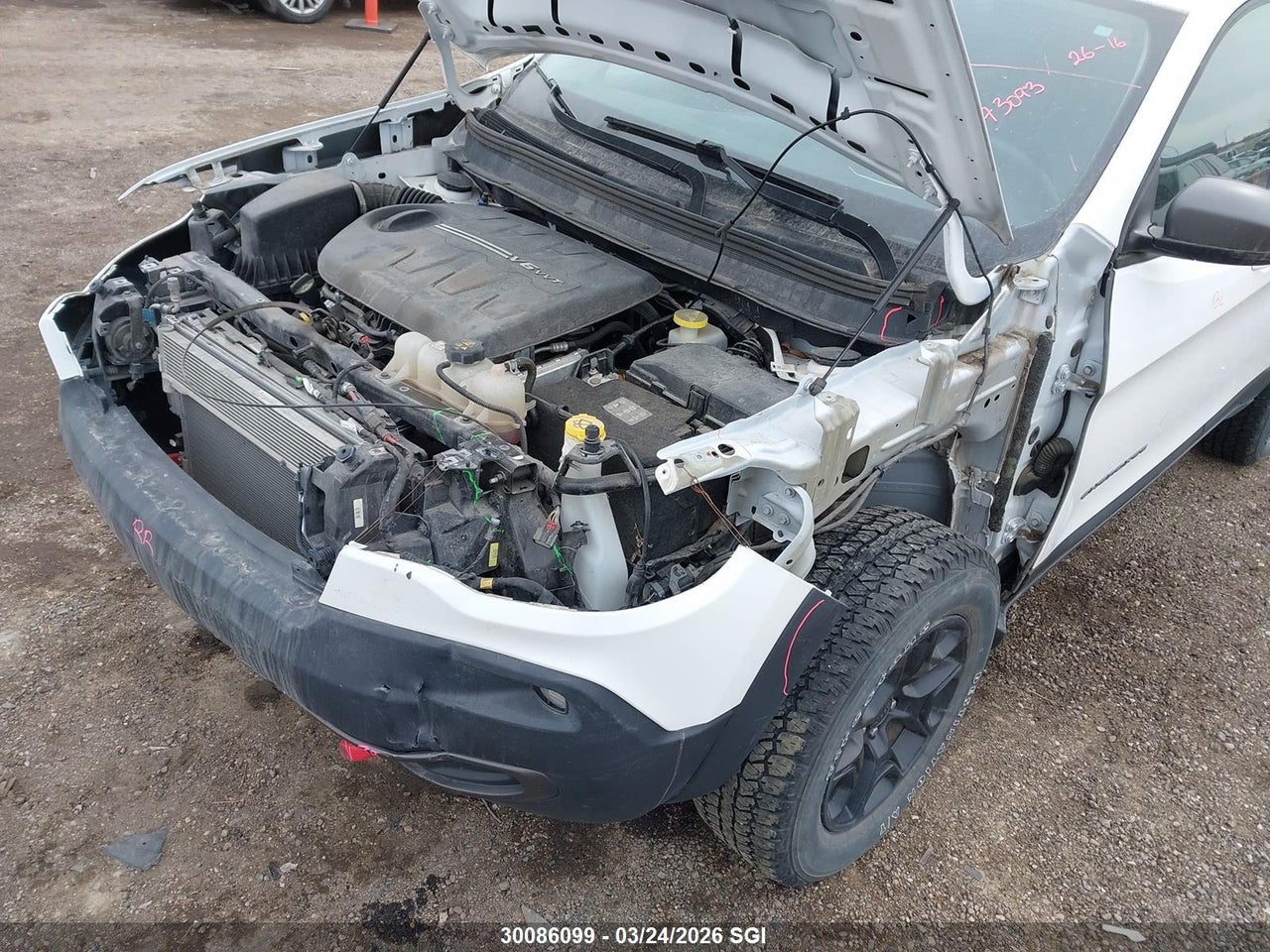 Image #/images/mount/1C4PJMBX2KD201553_06.jpg for vehicle