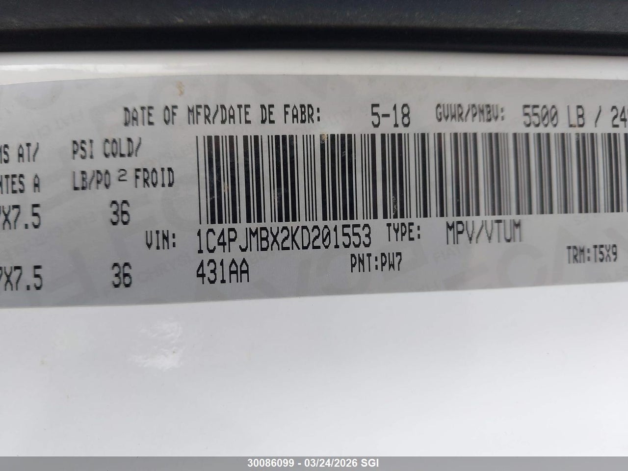 Image #/images/mount/1C4PJMBX2KD201553_09.jpg for vehicle