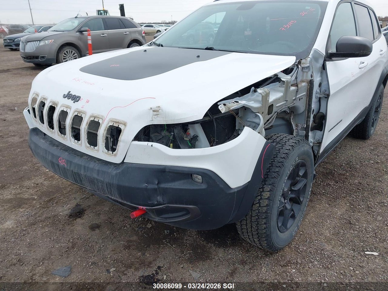 Image #/images/mount/1C4PJMBX2KD201553_19.jpg for vehicle