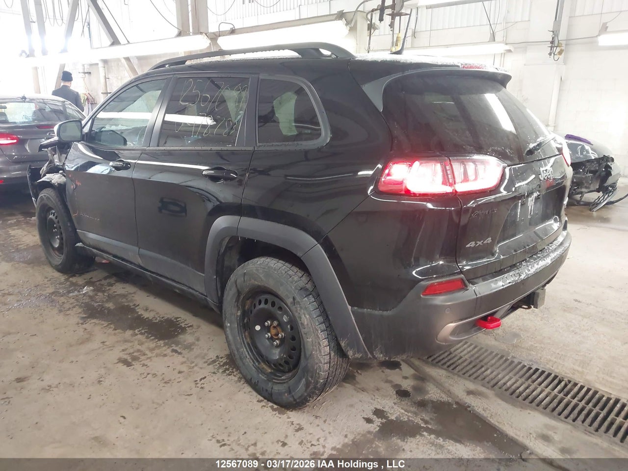 Image #/images/mount/1C4PJMBX8MD178783_03.jpg for vehicle