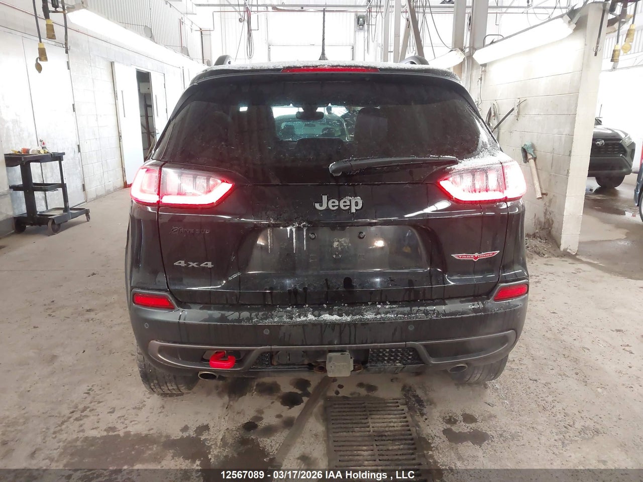 Image #/images/mount/1C4PJMBX8MD178783_17.jpg for vehicle