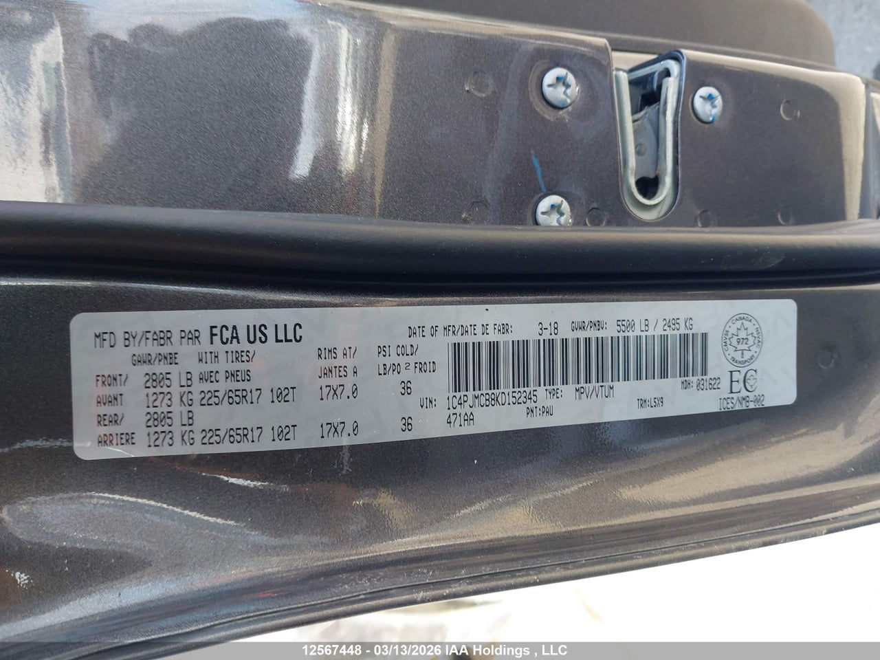 Image #/images/mount/1C4PJMCB8KD152345_09.jpg for vehicle