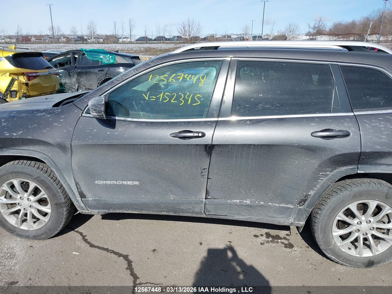 Image #/images/mount/1C4PJMCB8KD152345_14.jpg for vehicle