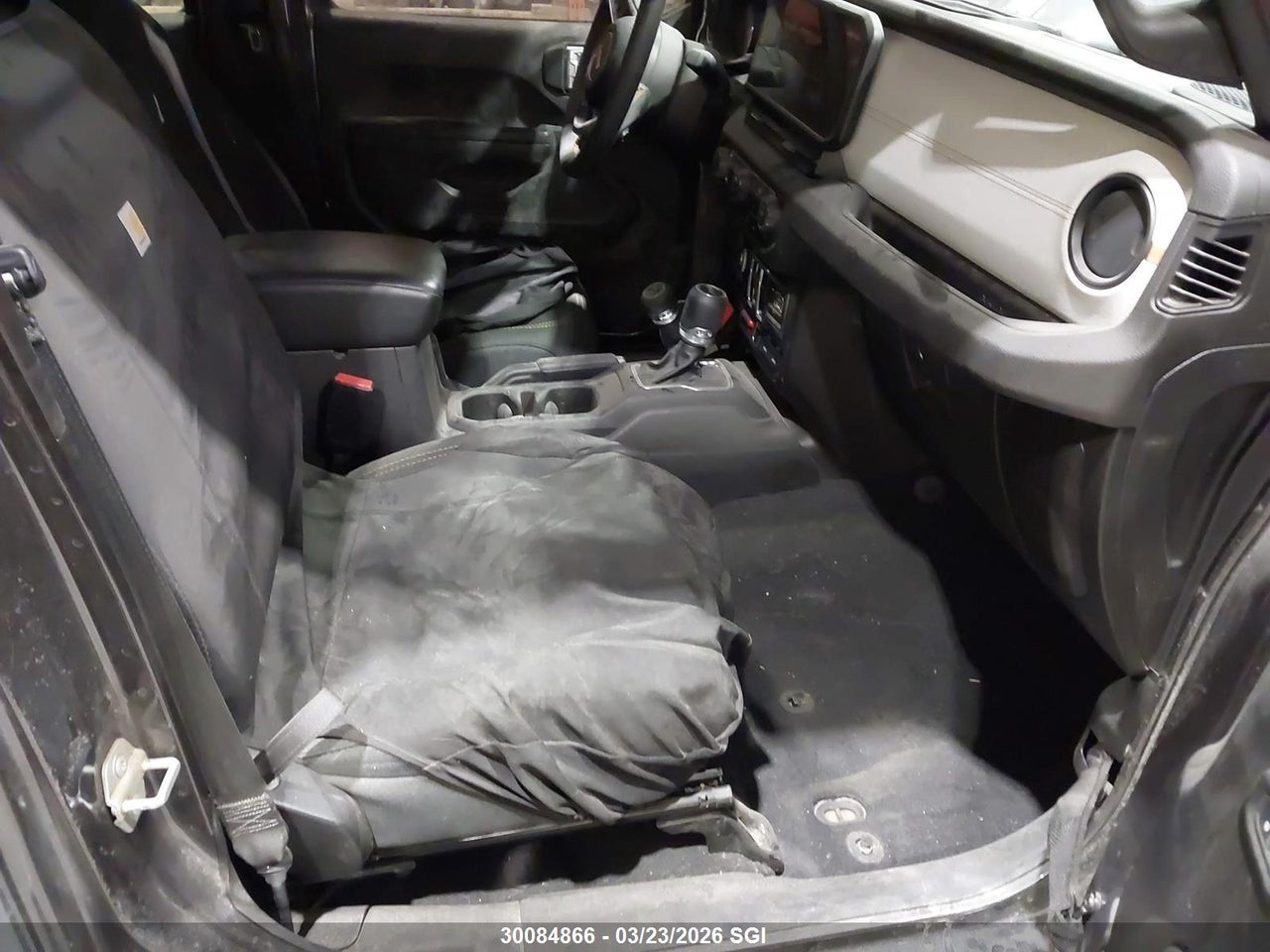 Image #/images/mount/1C4PJXDGXRW250593_05.jpg for vehicle