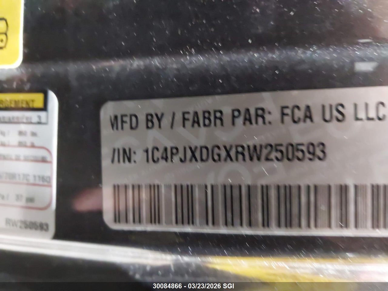 Image #/images/mount/1C4PJXDGXRW250593_09.jpg for vehicle