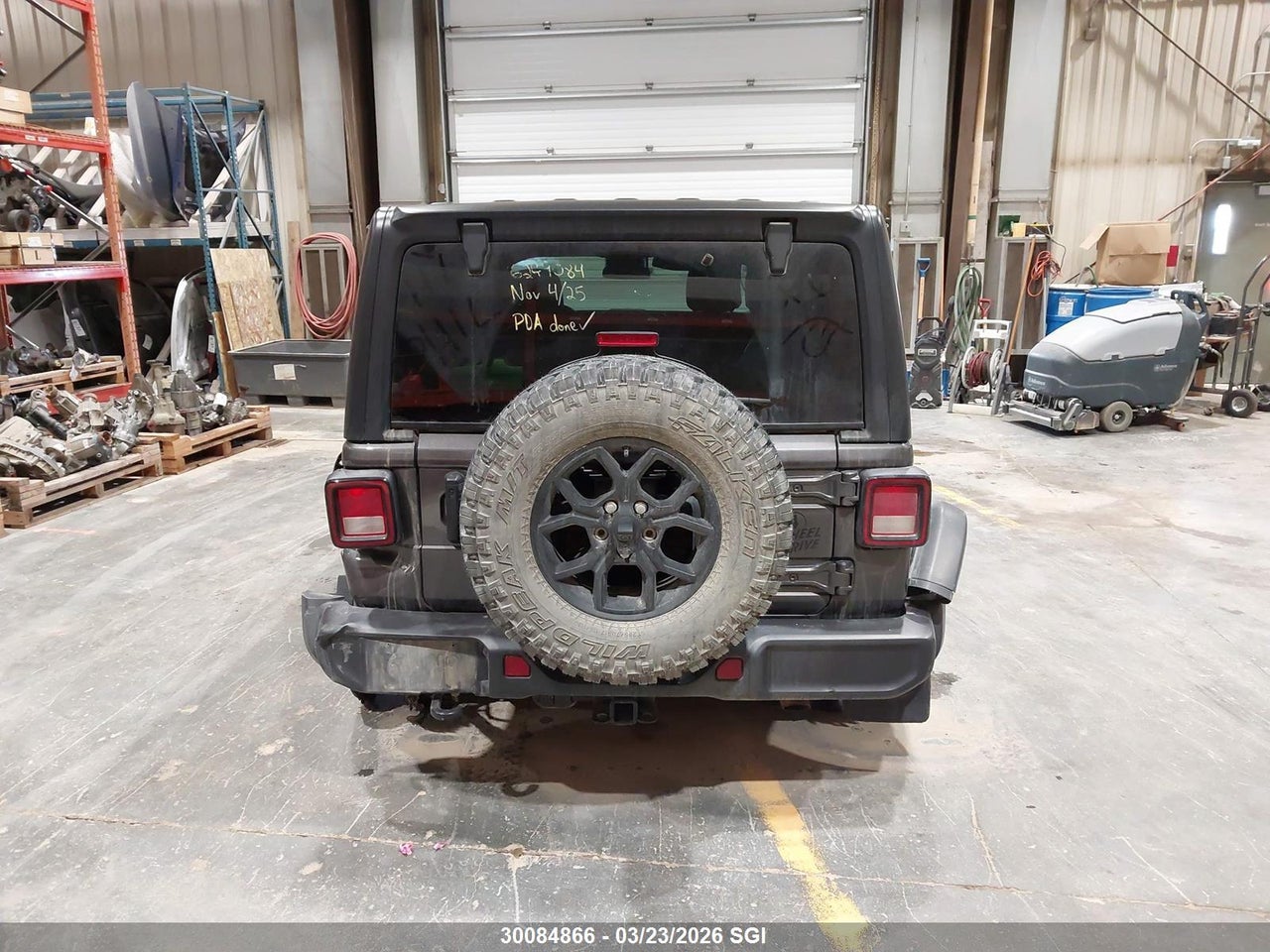 Image #/images/mount/1C4PJXDGXRW250593_17.jpg for vehicle