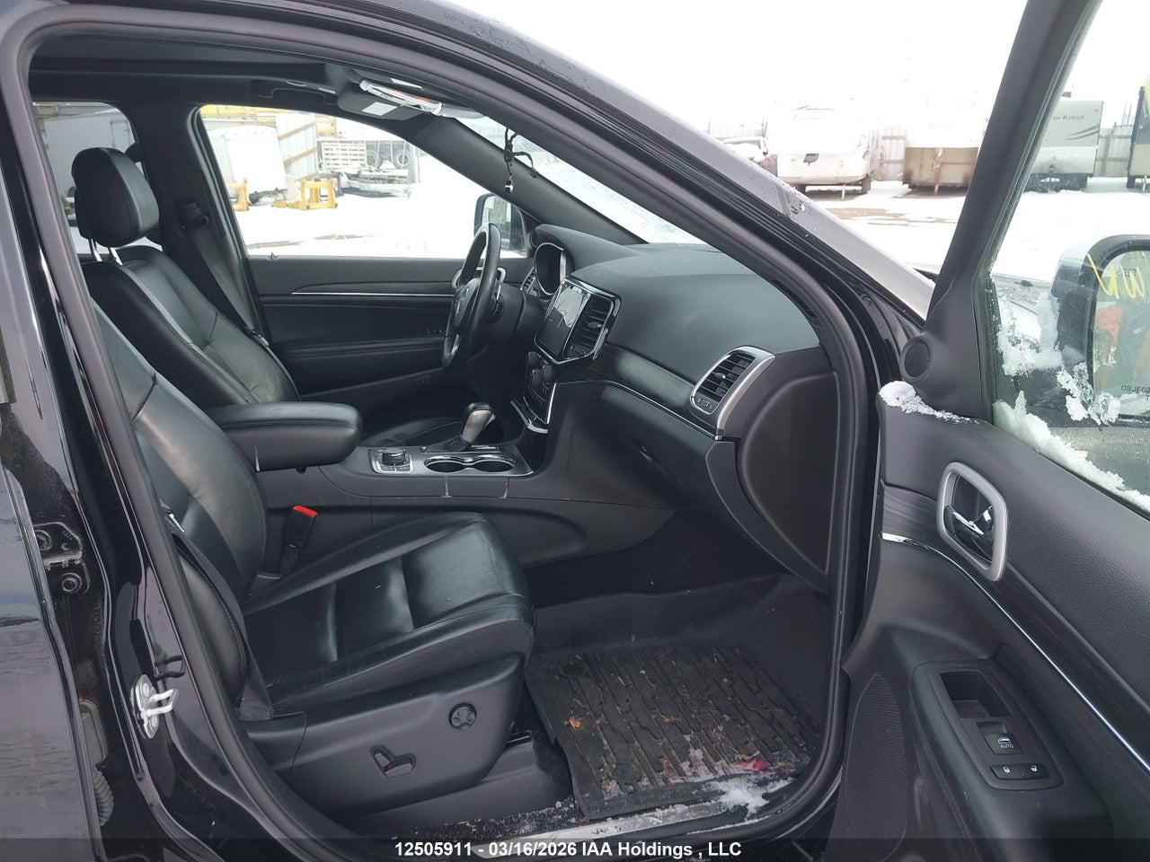 Image #/images/mount/1C4RJFBG6MC735216_05.jpg for vehicle