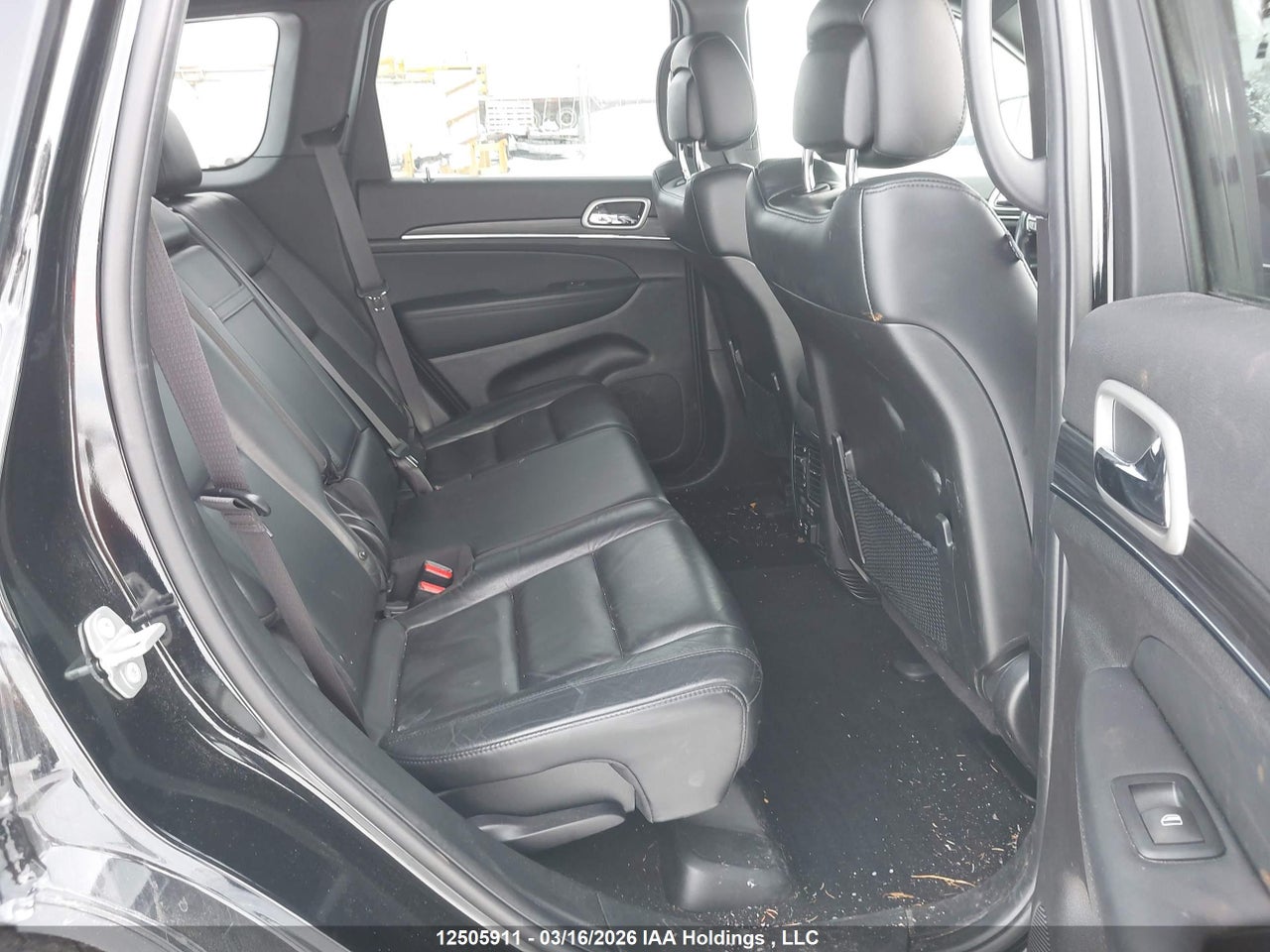 Image #/images/mount/1C4RJFBG6MC735216_08.jpg for vehicle