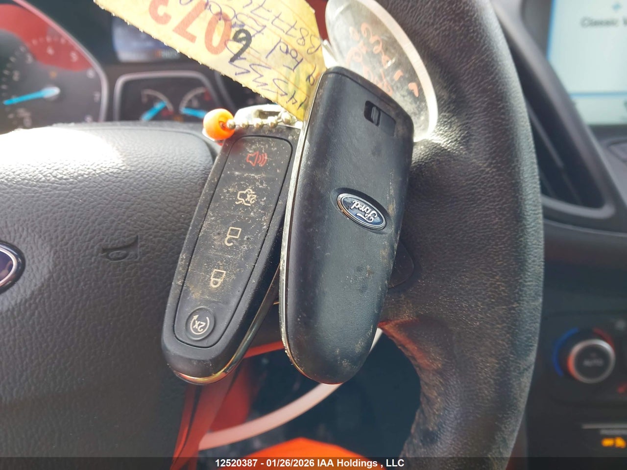 Image #/images/mount/1FMCU0HD2KUB87774_11.jpg for vehicle