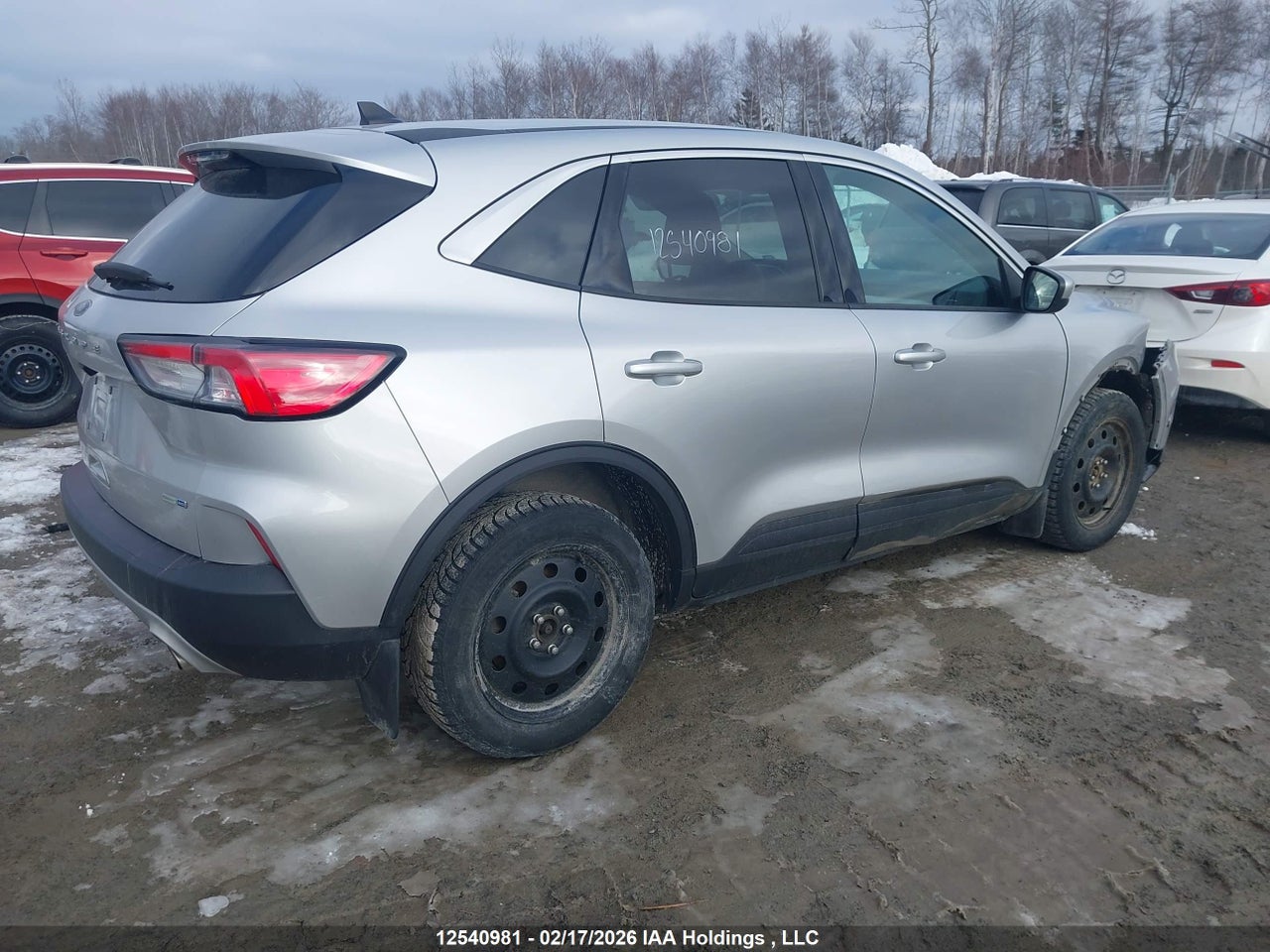 Image #/images/mount/1FMCU9G6XLUB46155_04.jpg for vehicle