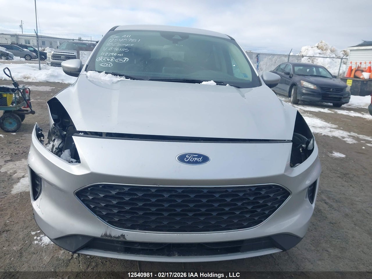 Image #/images/mount/1FMCU9G6XLUB46155_13.jpg for vehicle