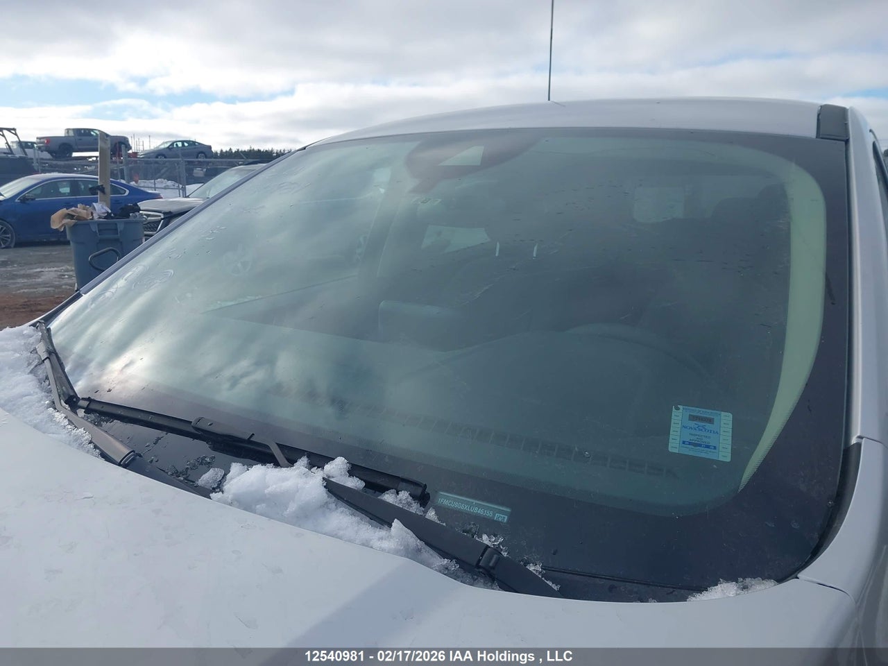 Image #/images/mount/1FMCU9G6XLUB46155_18.jpg for vehicle