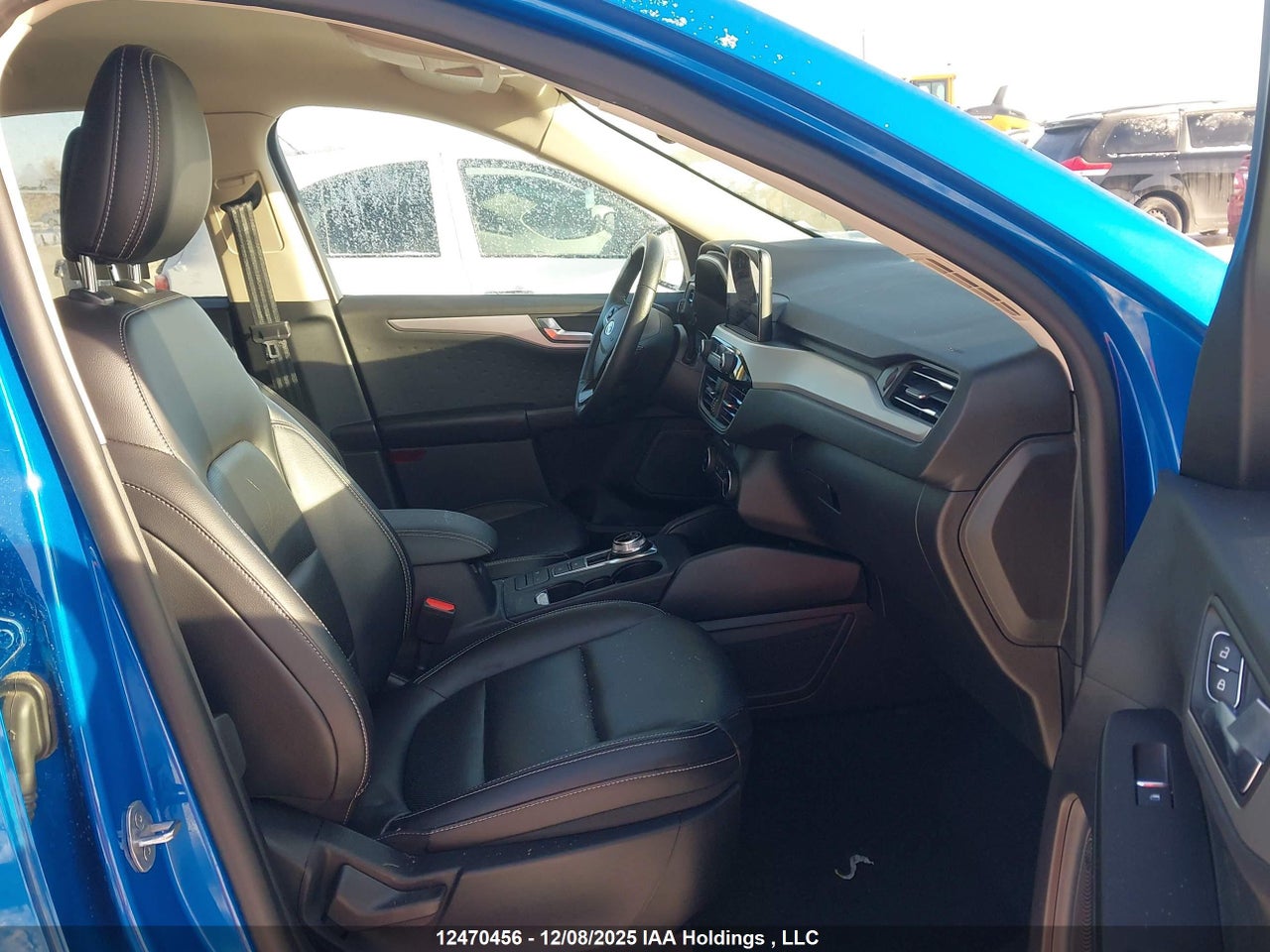 Image #/images/mount/1FMCU9H60LUB27421_05.jpg for vehicle