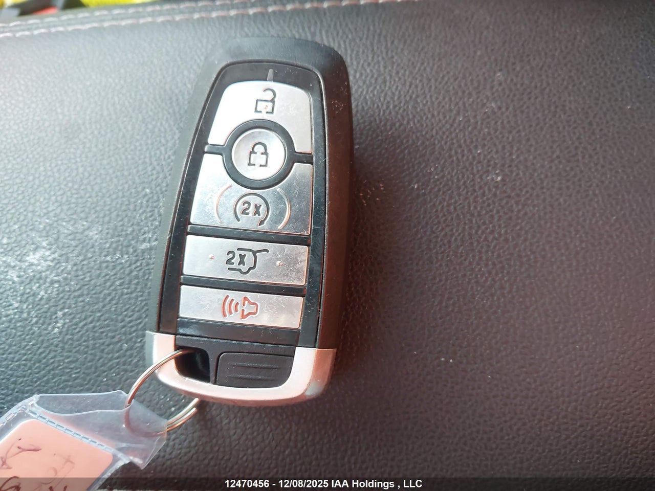 Image #/images/mount/1FMCU9H60LUB27421_11.jpg for vehicle