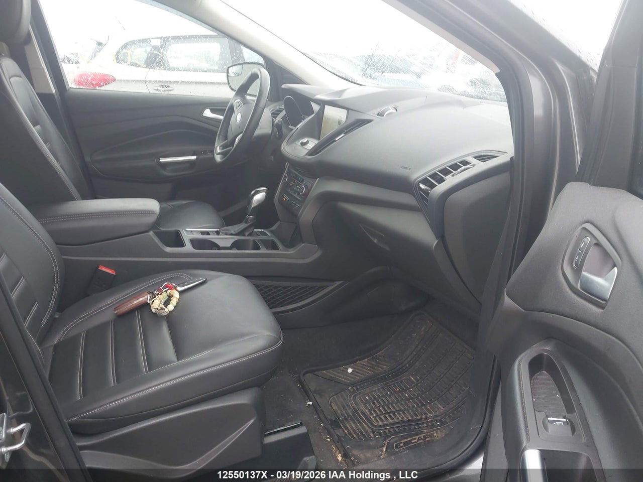 Image #/images/mount/1FMCU9HD1KUB17087_05.jpg for vehicle