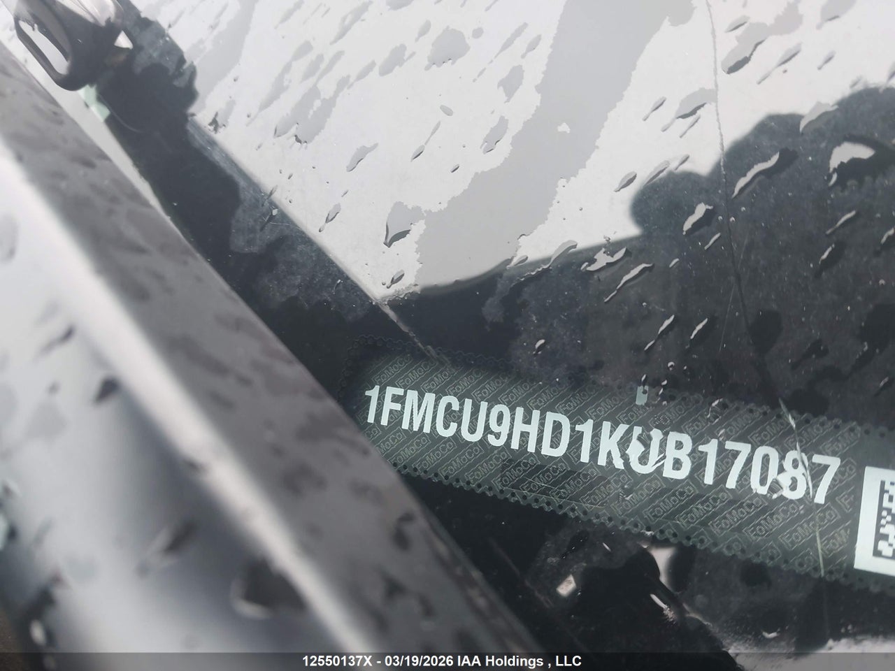 Image #/images/mount/1FMCU9HD1KUB17087_09.jpg for vehicle