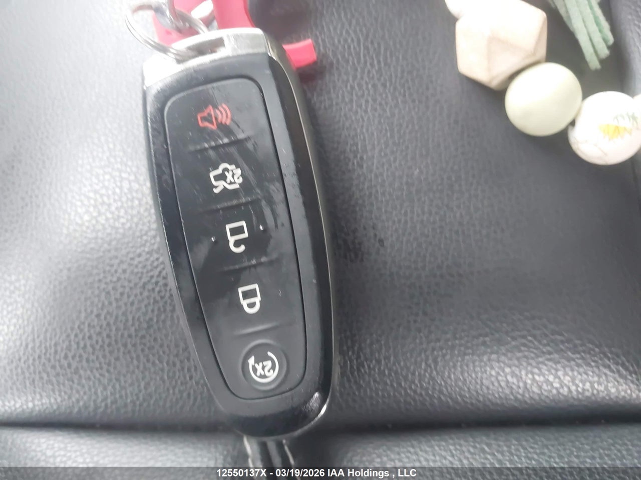 Image #/images/mount/1FMCU9HD1KUB17087_11.jpg for vehicle