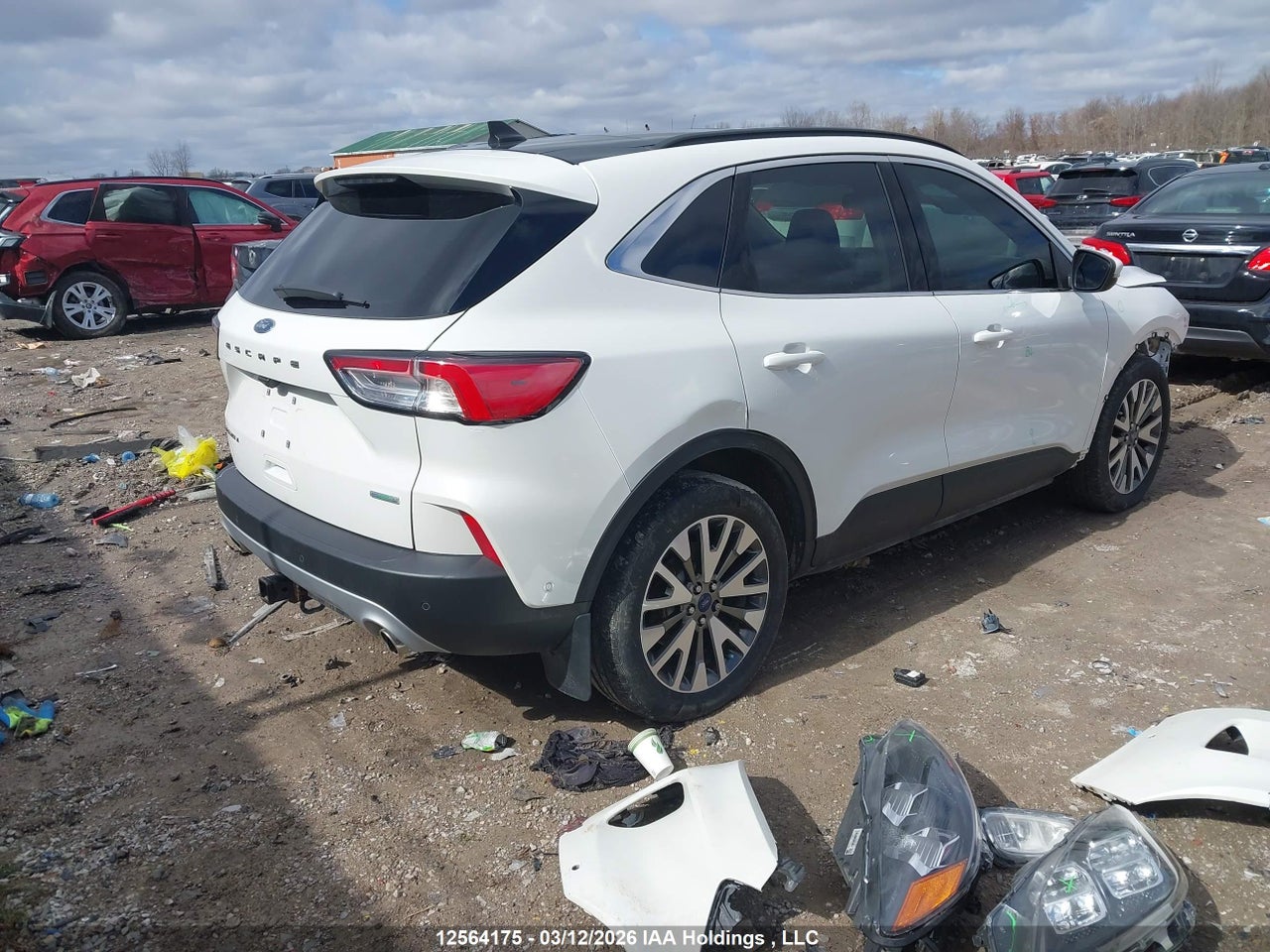 Image #/images/mount/1FMCU9J95LUB51511_04.jpg for vehicle