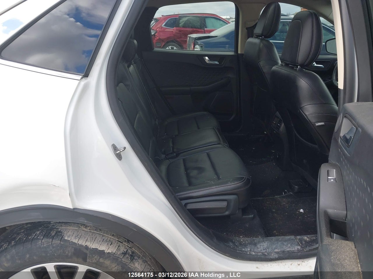 Image #/images/mount/1FMCU9J95LUB51511_08.jpg for vehicle