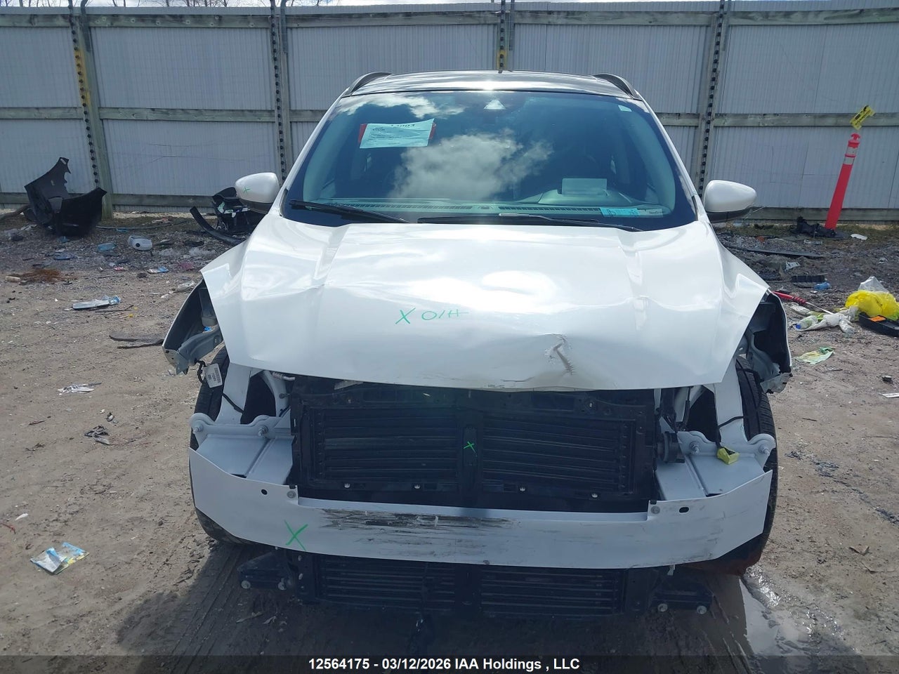 Image #/images/mount/1FMCU9J95LUB51511_13.jpg for vehicle