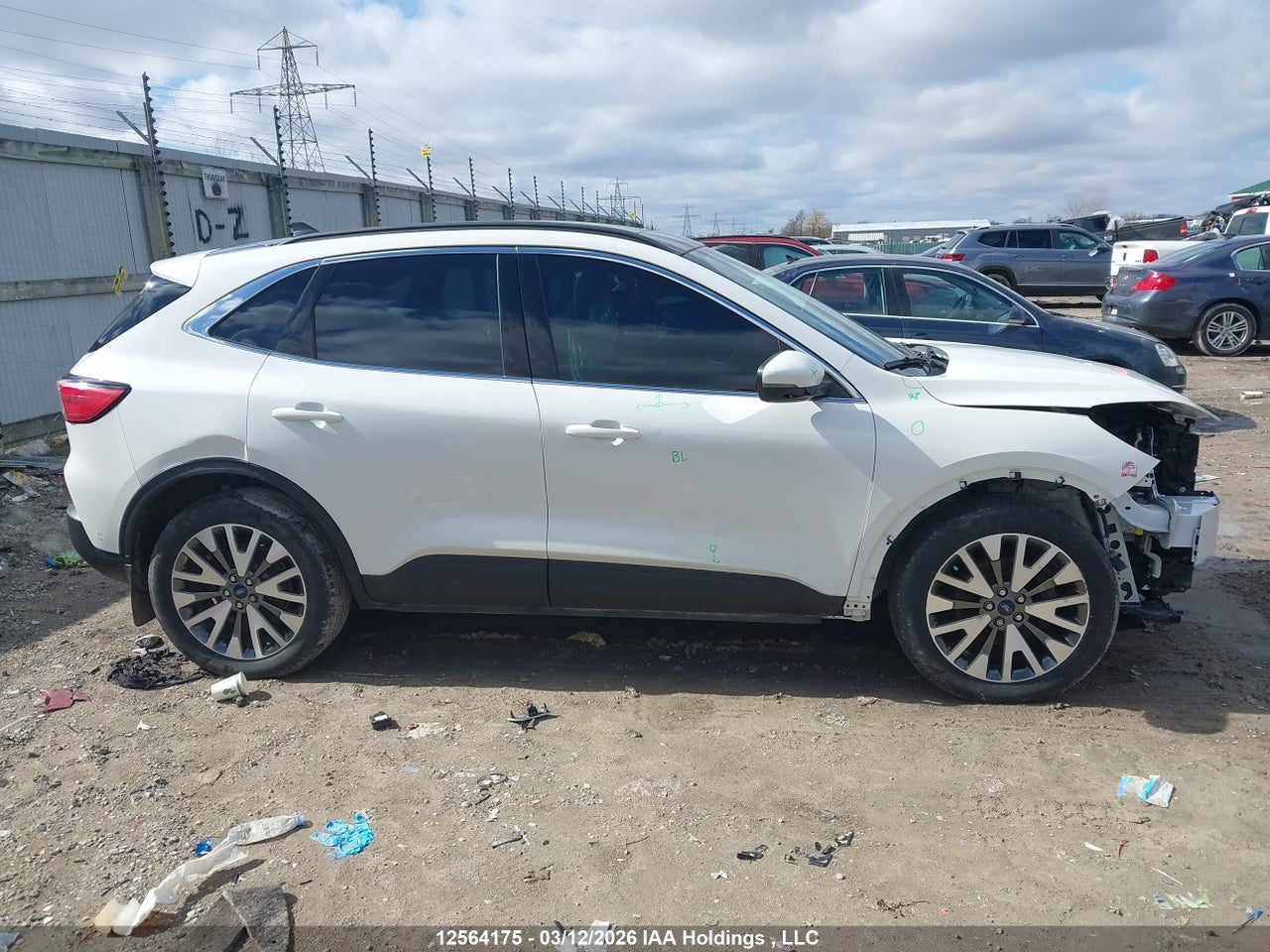 Image #/images/mount/1FMCU9J95LUB51511_14.jpg for vehicle