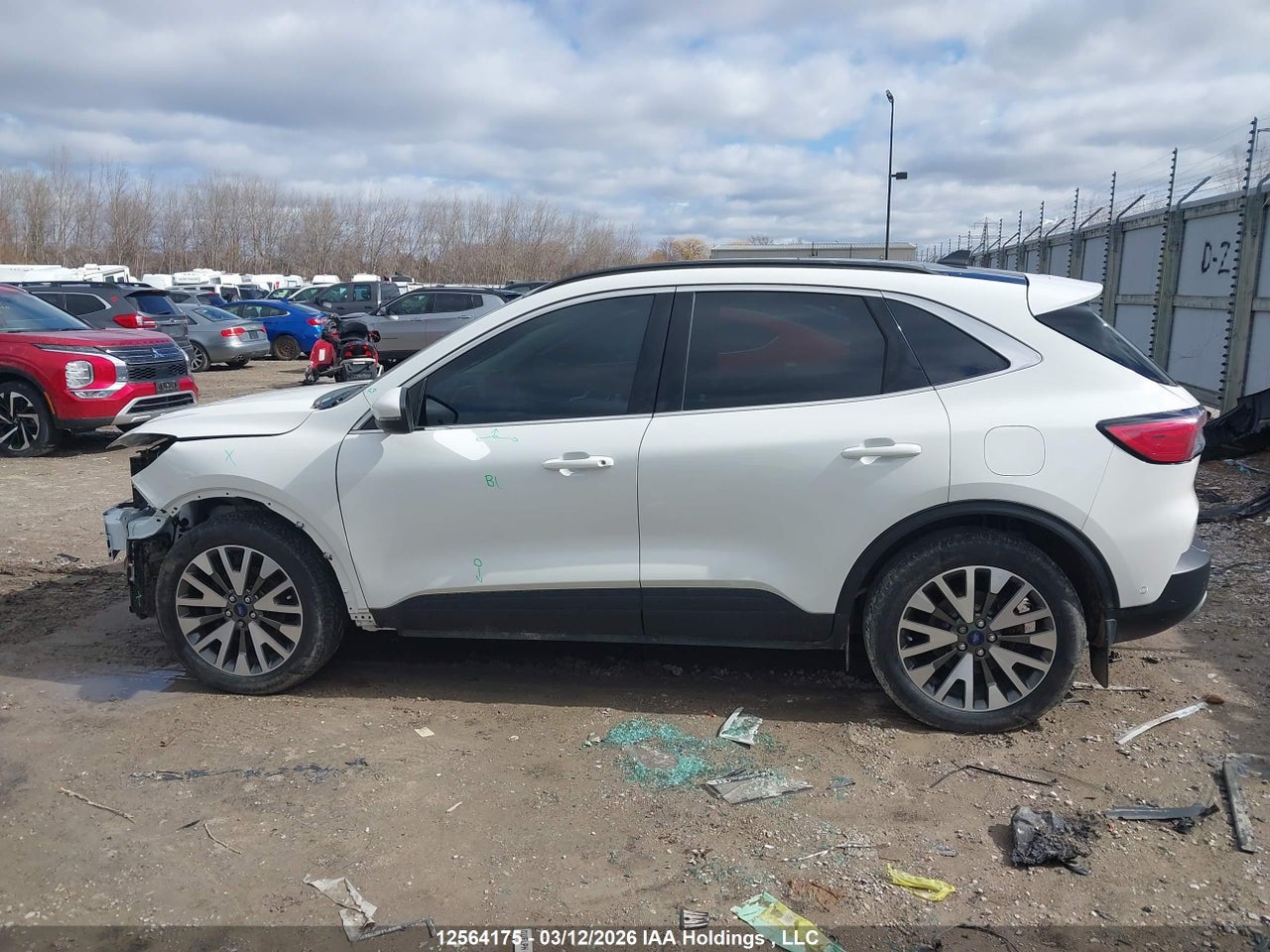 Image #/images/mount/1FMCU9J95LUB51511_15.jpg for vehicle