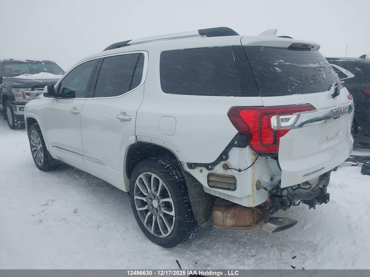 Image #/images/mount/1GKKNXLS4PZ260816_03.jpg for vehicle