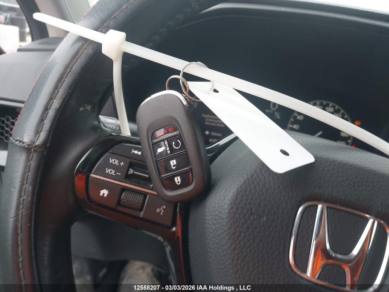 Image #/images/mount/2HKRS4H52RH101162_11.jpg for vehicle