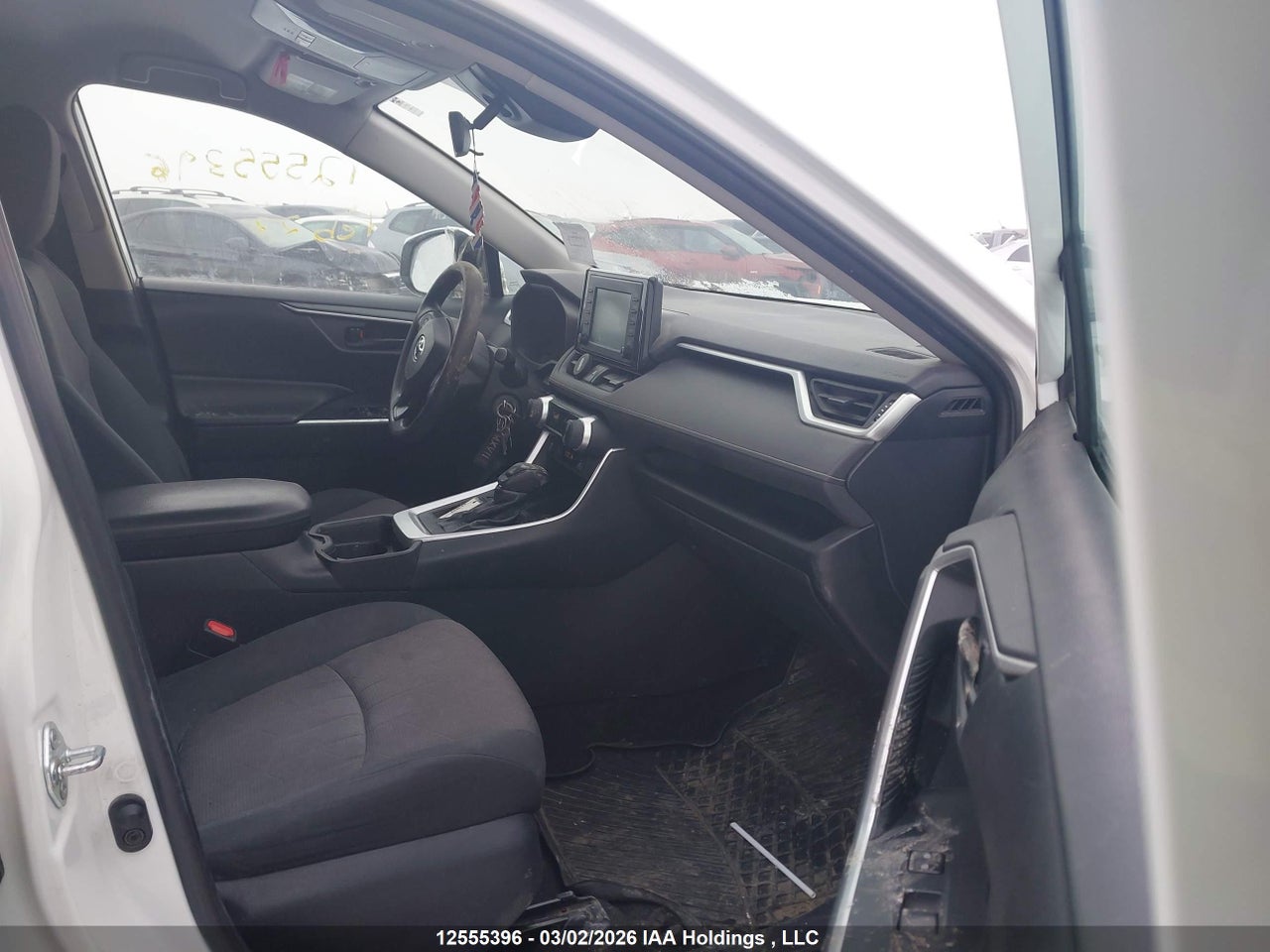 Image #/images/mount/2T3B1RFV3KC026606_05.jpg for vehicle