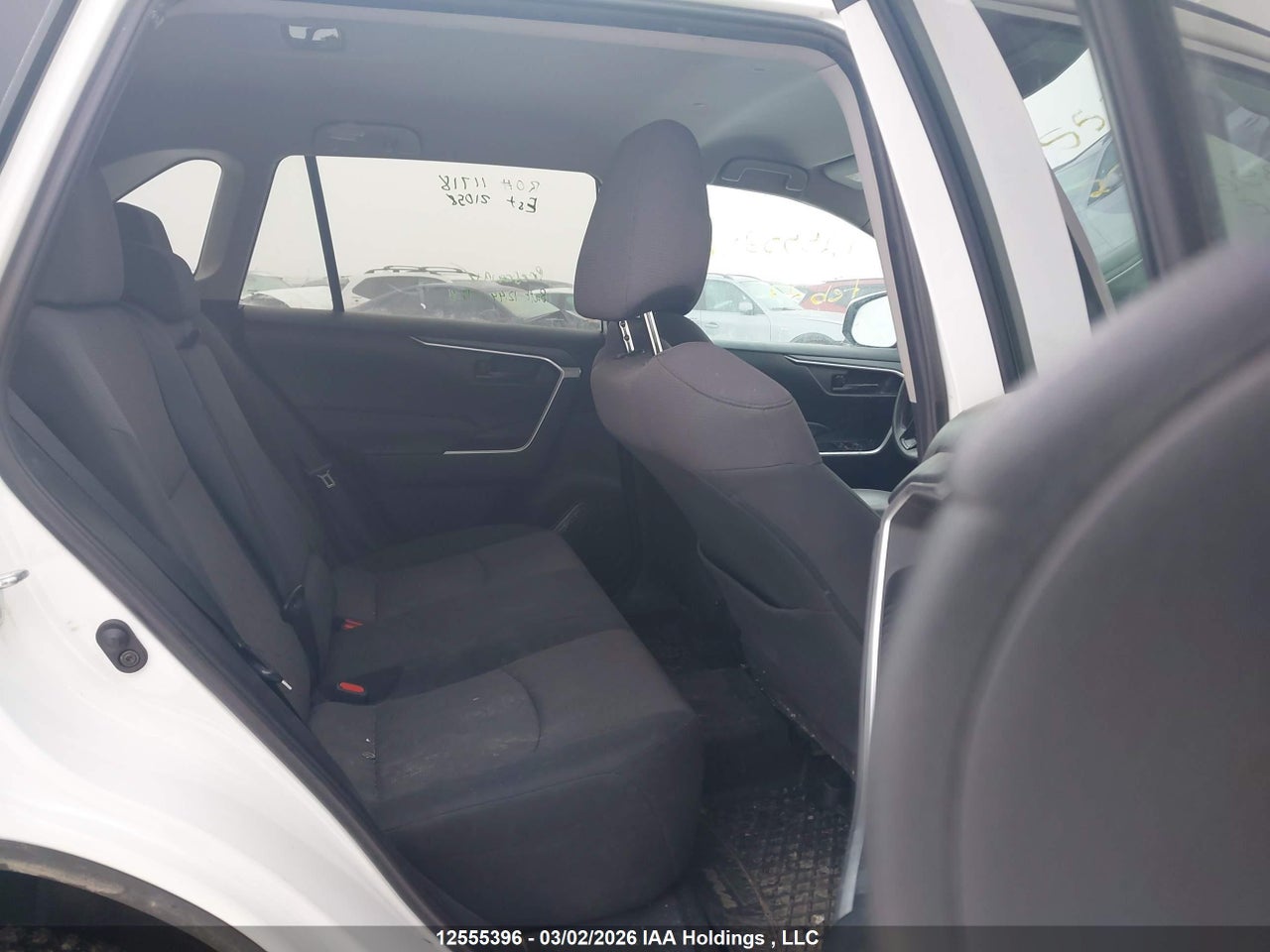 Image #/images/mount/2T3B1RFV3KC026606_08.jpg for vehicle