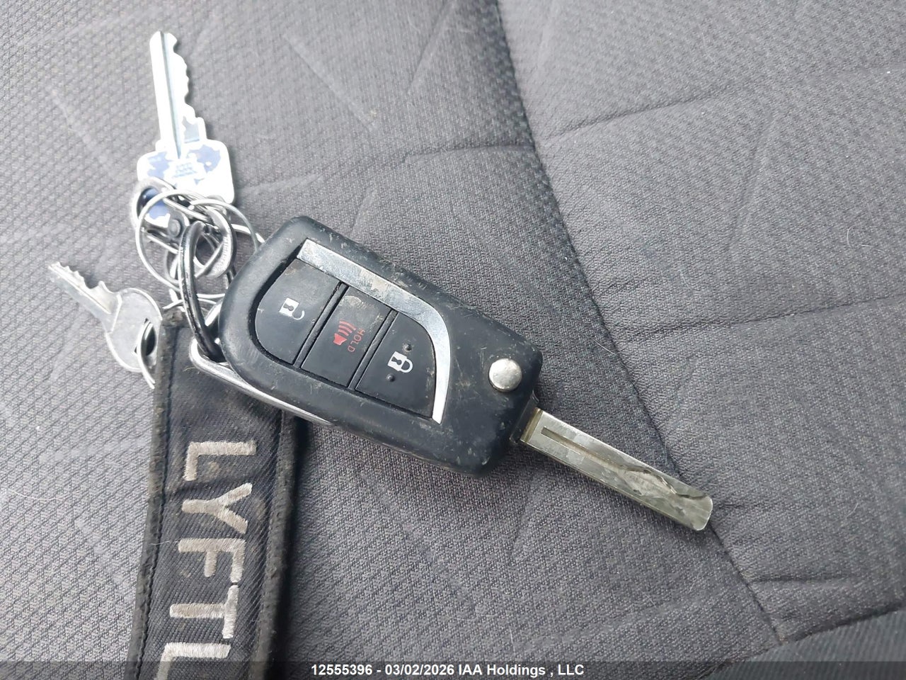 Image #/images/mount/2T3B1RFV3KC026606_11.jpg for vehicle