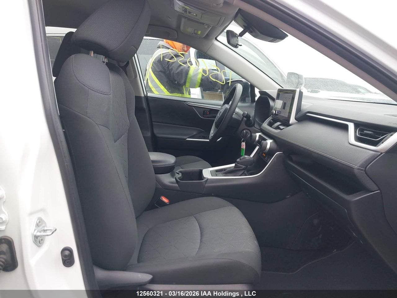 Image #/images/mount/2T3B1RFV3PC381816_05.jpg for vehicle