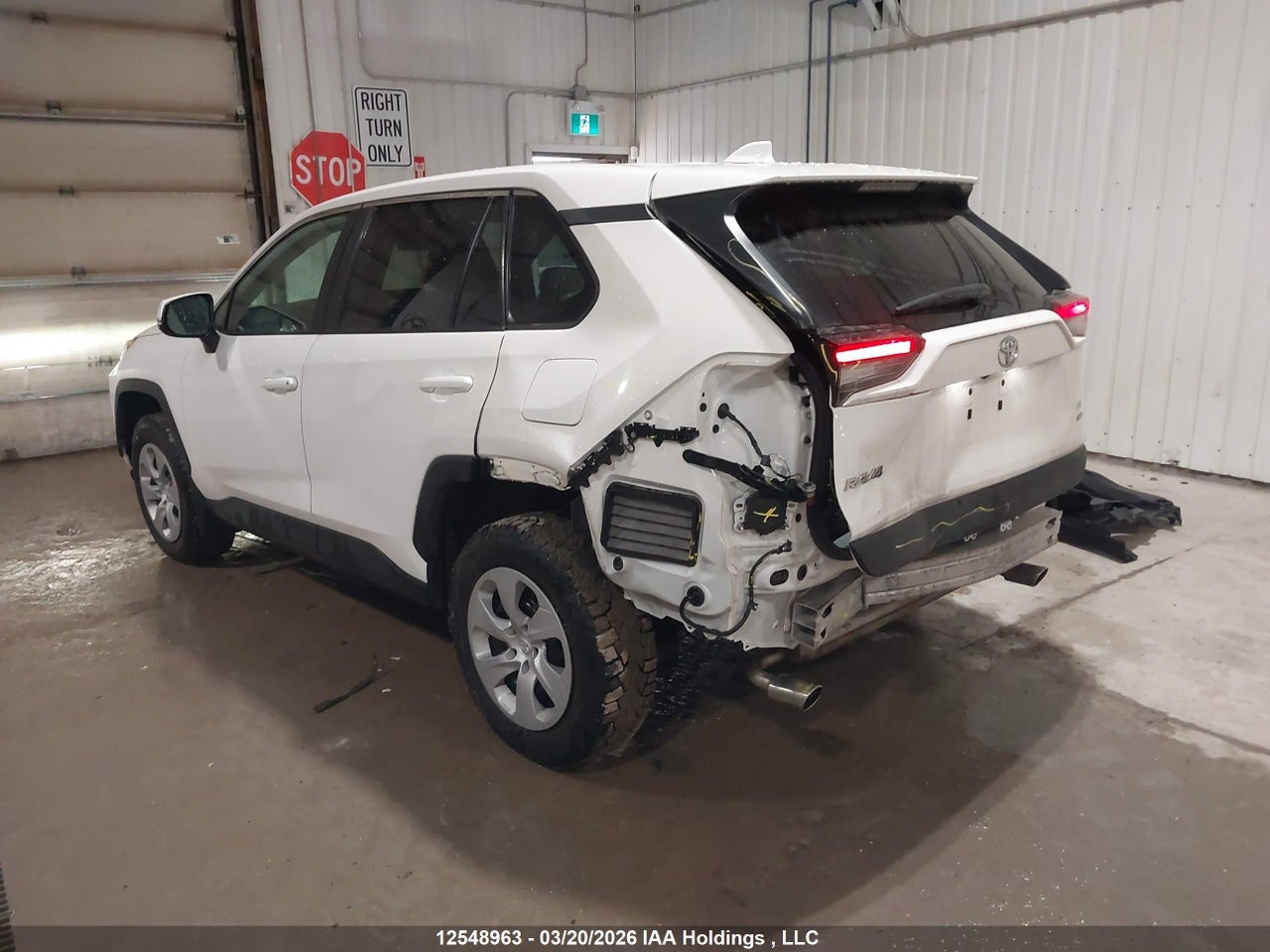 Image #/images/mount/2T3B1RFV9PC391914_03.jpg for vehicle