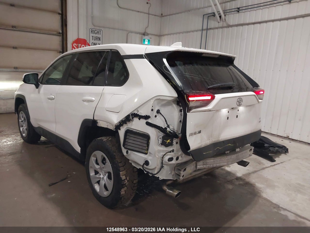 Image #/images/mount/2T3B1RFV9PC391914_06.jpg for vehicle