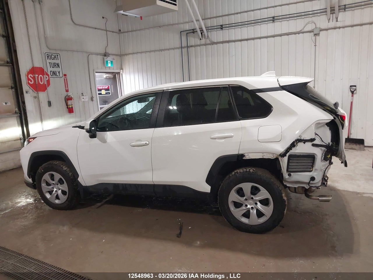 Image #/images/mount/2T3B1RFV9PC391914_15.jpg for vehicle