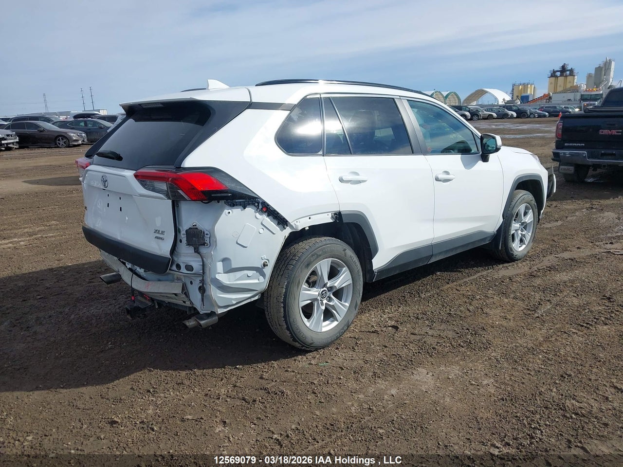 Image #/images/mount/2T3R1RFV4LC122115_04.jpg for vehicle