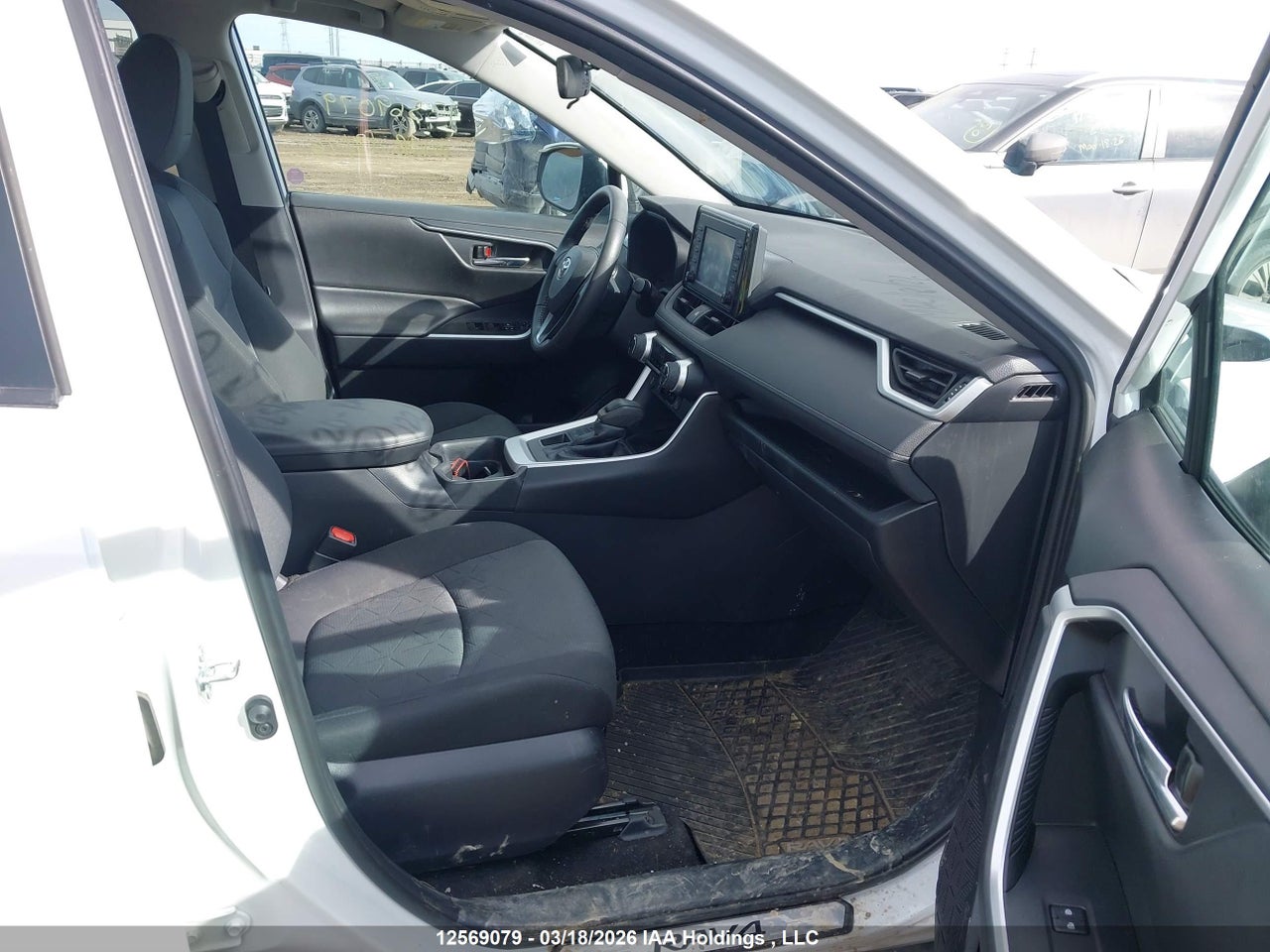 Image #/images/mount/2T3R1RFV4LC122115_05.jpg for vehicle