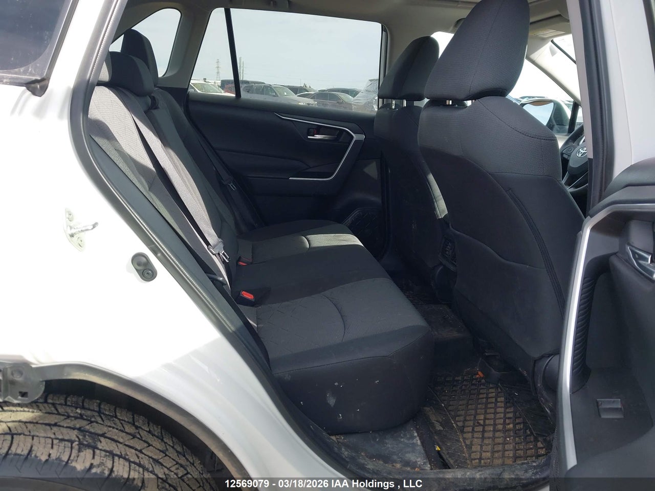 Image #/images/mount/2T3R1RFV4LC122115_08.jpg for vehicle