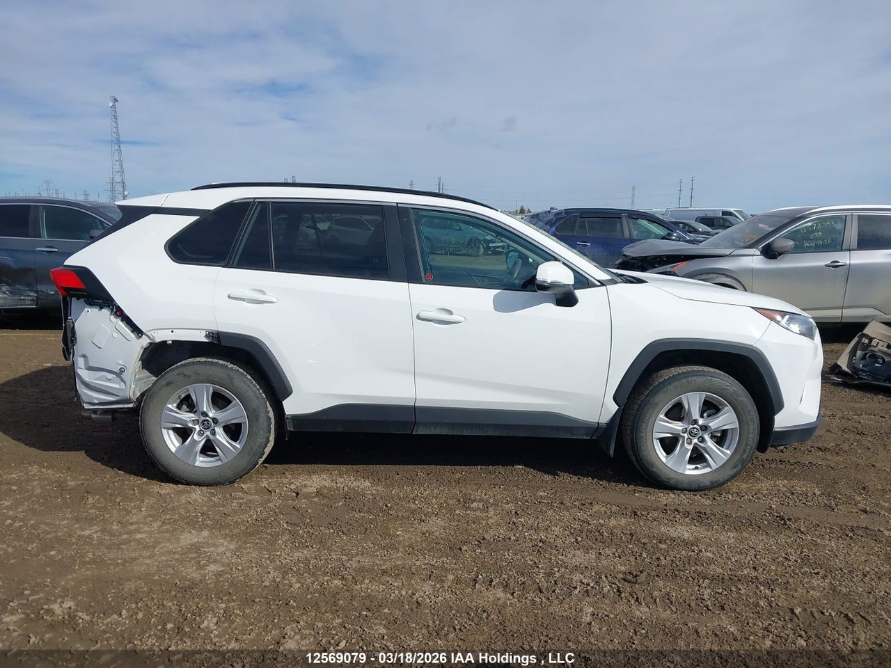 Image #/images/mount/2T3R1RFV4LC122115_14.jpg for vehicle