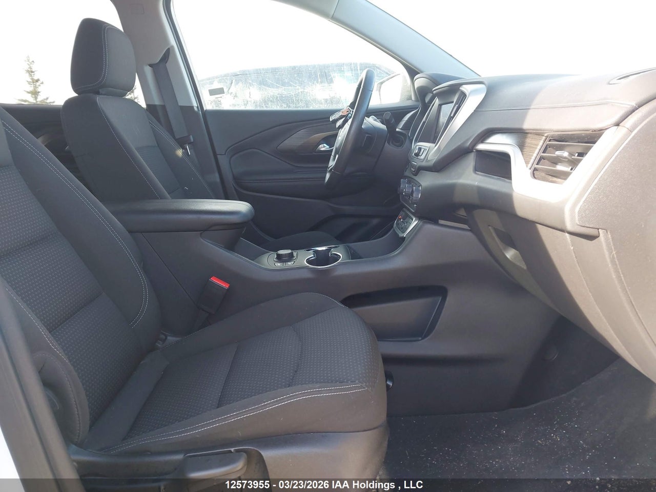 Image #/images/mount/3GKALTEG4RL343868_05.jpg for vehicle