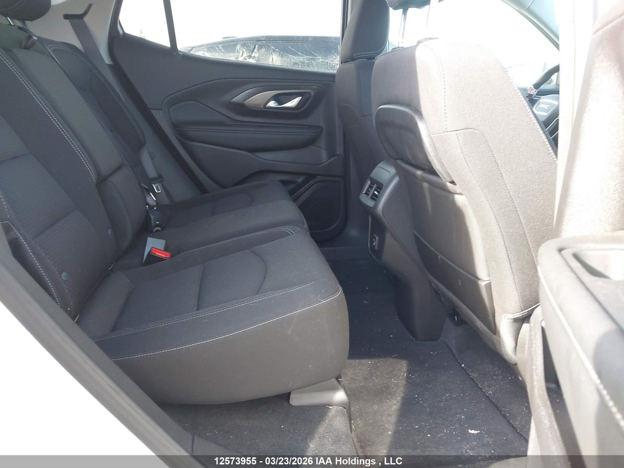 Image #/images/mount/3GKALTEG4RL343868_08.jpg for vehicle