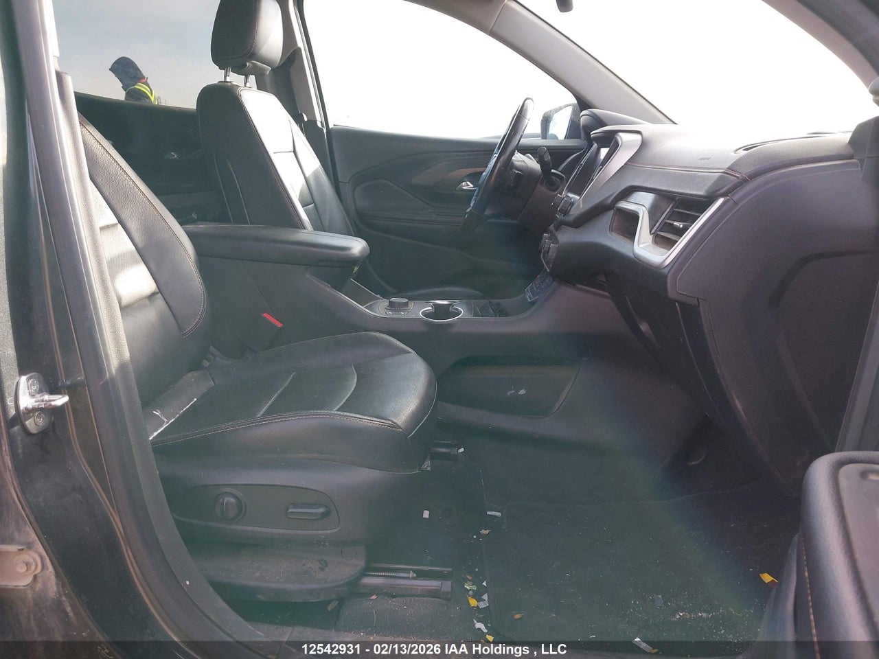 Image #/images/mount/3GKALVEX4KL152341_05.jpg for vehicle