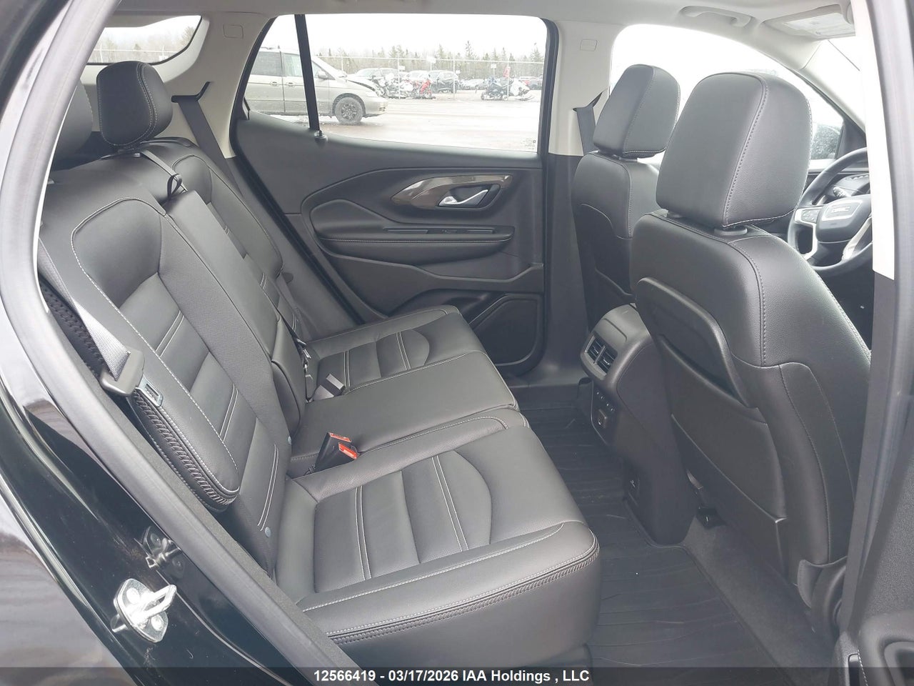 Image #/images/mount/3GKALXEG6RL207085_08.jpg for vehicle