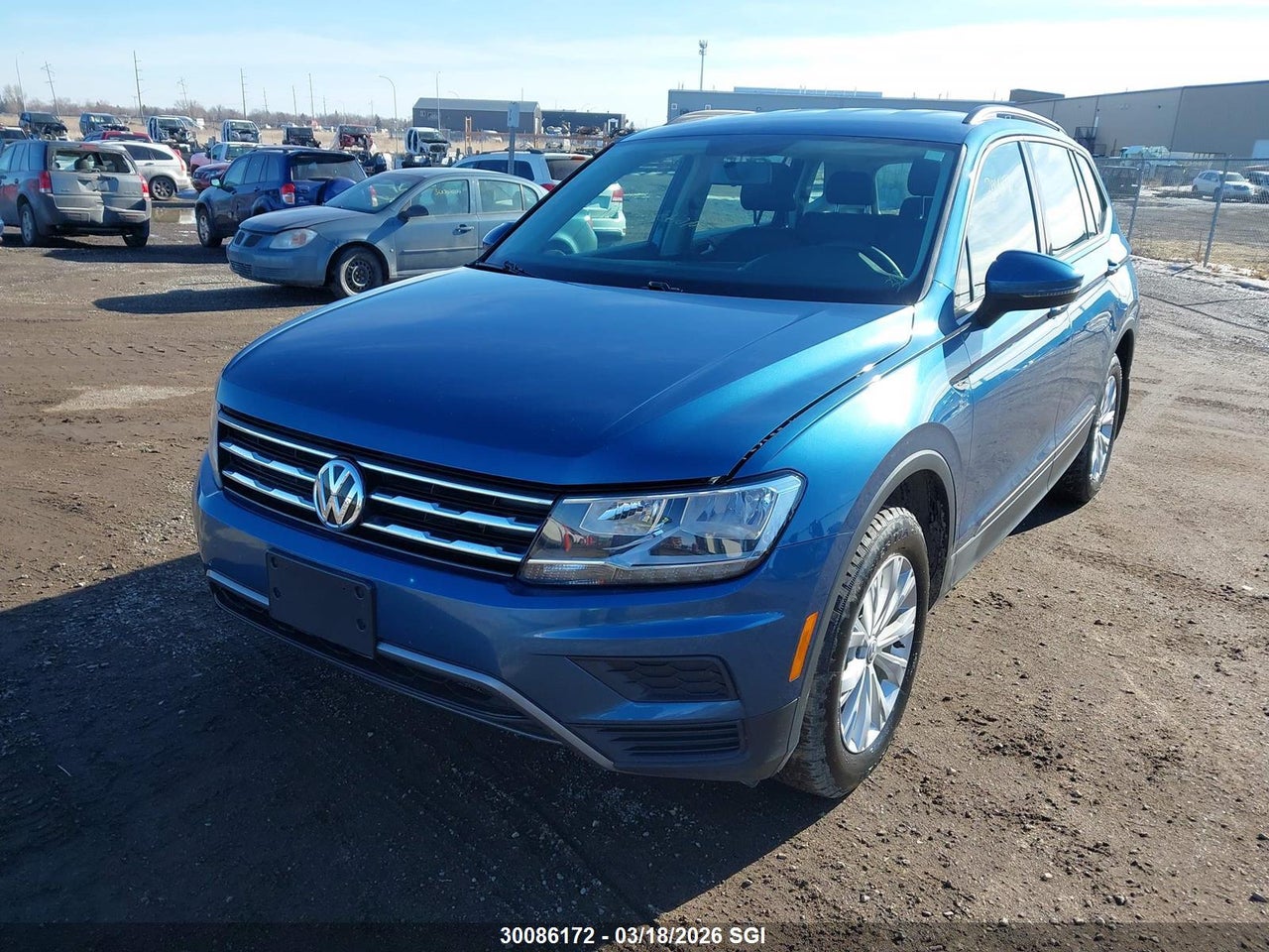 Image #/images/mount/3VV0B7AX6LM075710_02.jpg for vehicle