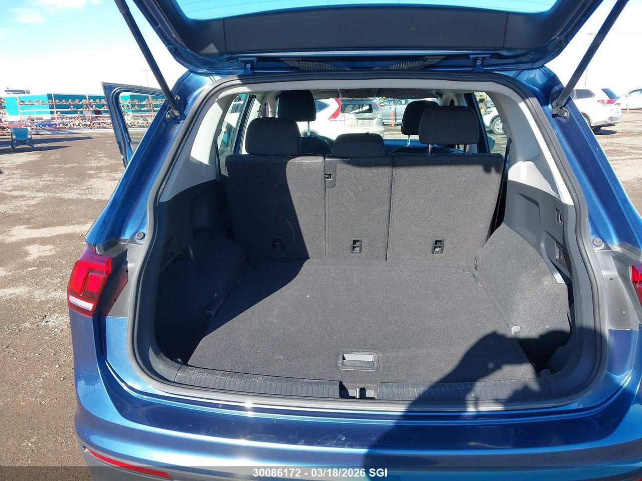 Image #/images/mount/3VV0B7AX6LM075710_19.jpg for vehicle