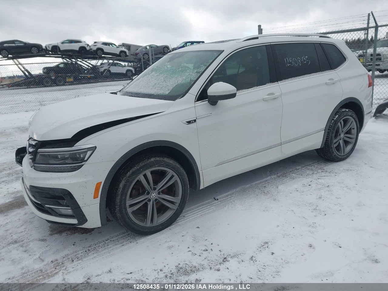 Image #/images/mount/3VV4B7AX8LM121474_02.jpg for vehicle