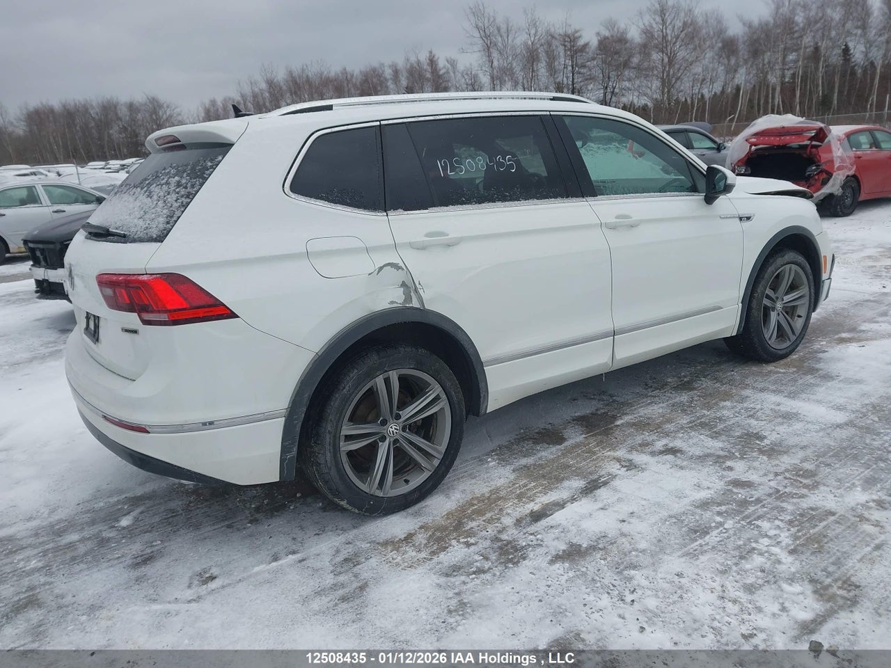 Image #/images/mount/3VV4B7AX8LM121474_04.jpg for vehicle