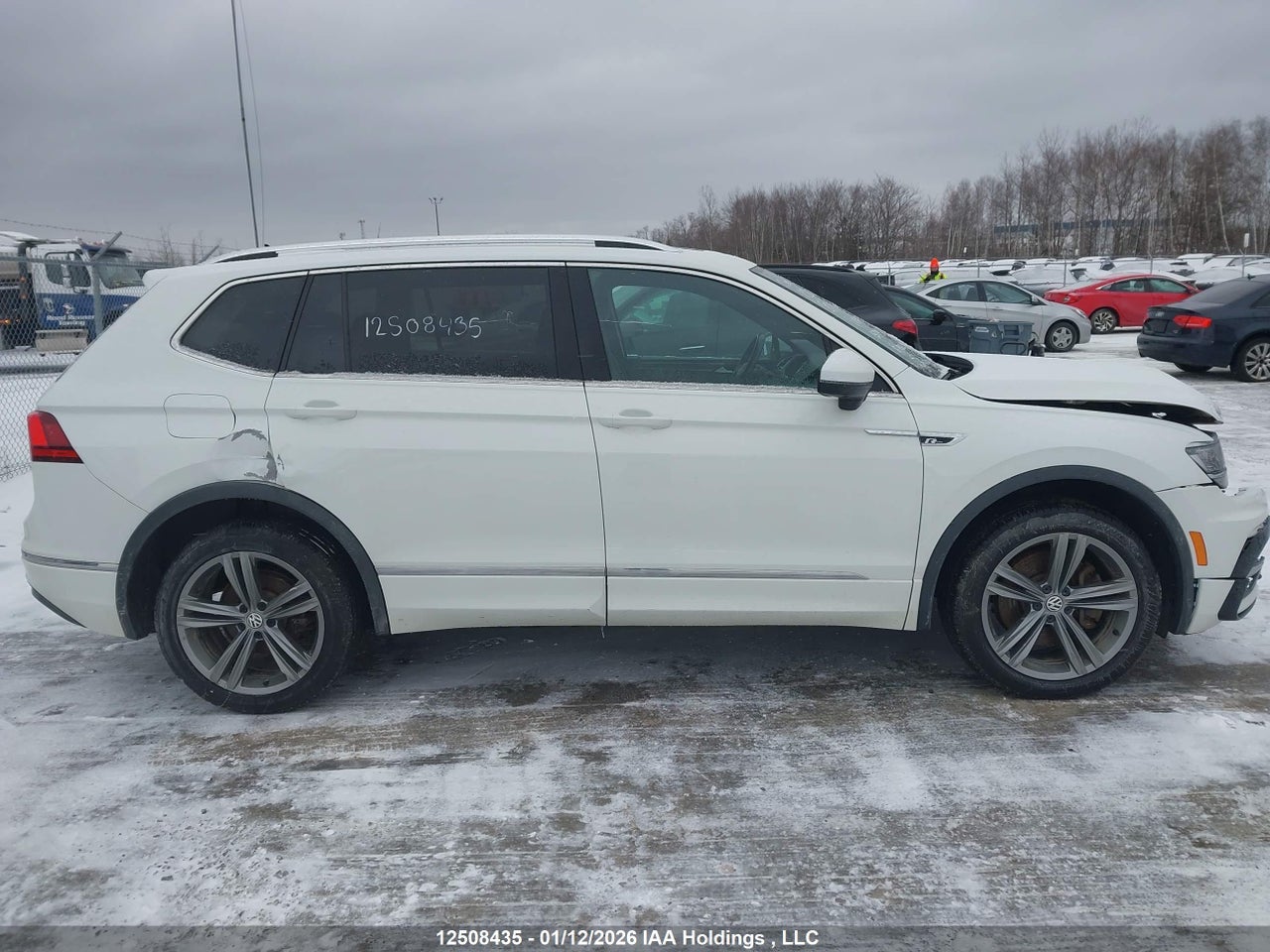 Image #/images/mount/3VV4B7AX8LM121474_13.jpg for vehicle